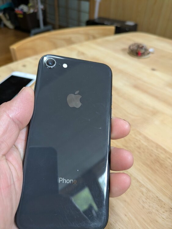 iphone8（スマホ）の商品画像 - 査定依頼日：2026年4月26日 - 最高査定価格：6,000円