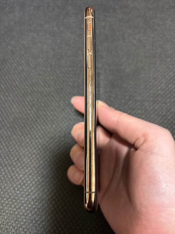 iPhoneXS（スマホ）の商品画像 - 査定依頼日：2025年3月17日 - 最高査定価格：10,000円