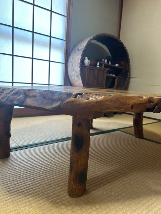 一枚板テーブル（美術品・骨董品）の商品画像 - 査定依頼日：2026年7月26日 - 最高査定価格：5,000円