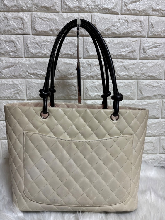 CHANEL カンボンライン トートーバッグ ホワイト（ブランドバッグ）の商品画像 - 査定依頼日：2025年12月7日 - 最高査定価格：220,000円