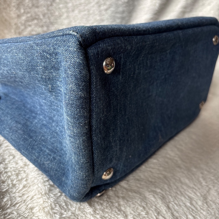 プラダ　カナパ（ブランドバッグ）の商品画像 - 査定依頼日：2025年12月9日 - 最高査定価格：40,000円