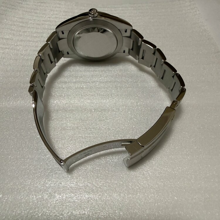 オイスターパーペチュアル41mmブラック（高級時計）の商品画像 - 査定依頼日：2026年1月11日 - 最高査定価格：1,250,000円