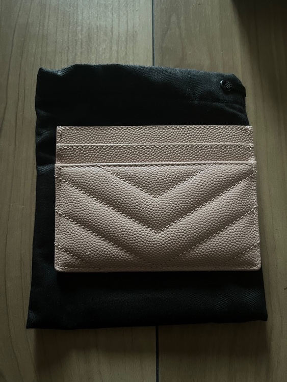 イブサンローラン  （ブランドバッグ）の商品画像 - 査定依頼日：2025年7月13日 - 最高査定価格：28,000円