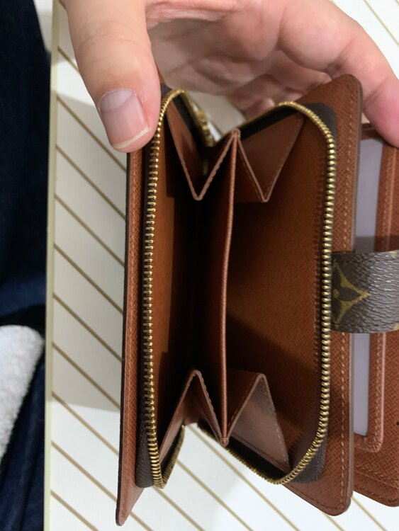 ルイヴィトンポルトパピエジップ（ブランド財布・小物）の商品画像 - 査定依頼日：2025年5月6日 - 最高査定価格：13,000円