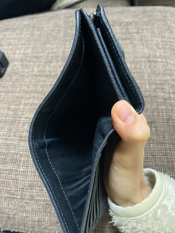 財布（古着・ファッション）の商品画像 - 査定依頼日：2025年3月30日 - 最高査定価格：5,000円