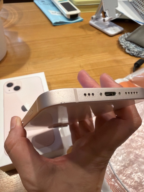 iPhone iPhone 13 128GB au（スマホ）の商品画像 - 査定依頼日：2026年5月25日 - 最高査定価格：32,000円