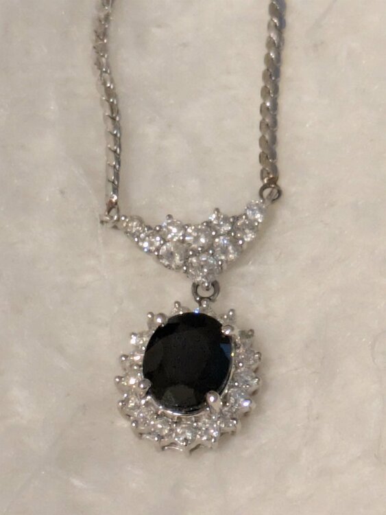 サファイヤ　ダイヤ　ネックレス（宝石）の商品画像 - 査定依頼日：2026年2月9日 - 最高査定価格：150,000円