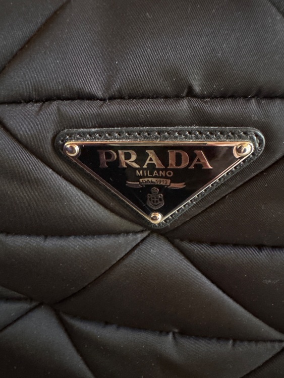 プラダ  （ブランドバッグ）の商品画像 - 査定依頼日：2025年7月26日 - 最高査定価格：200,000円