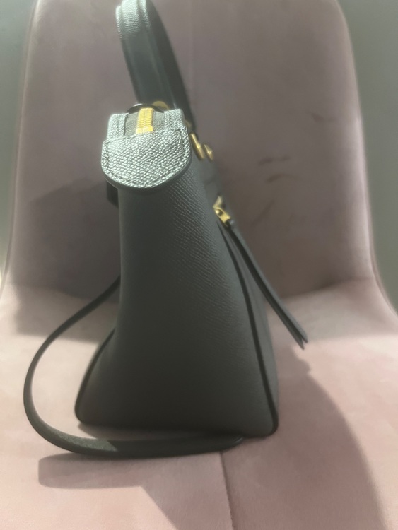 セリーヌマイクロベルトバック（ブランドバッグ）の商品画像 - 査定依頼日：2025年9月30日 - 最高査定価格：150,000円