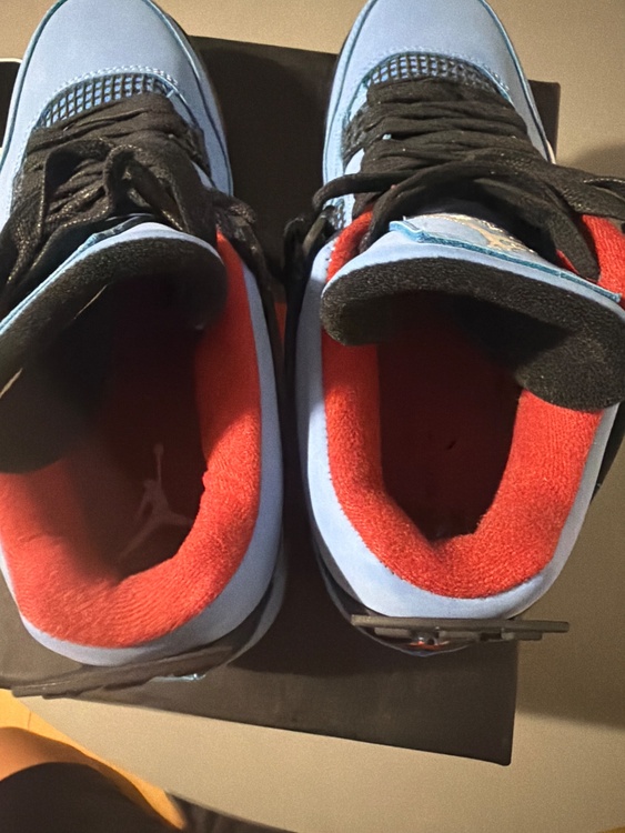 AIR JORDAN 4 RETORO（古着・ファッション）の商品画像 - 査定依頼日：2026年9月1日 - 最高査定価格：20,000円