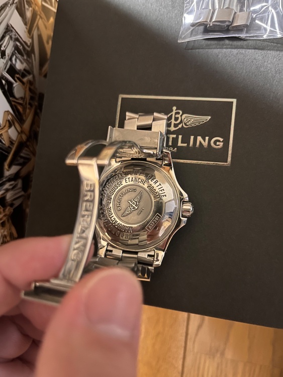 ブライトリング スーパーオーシャン （高級時計）の商品画像 - 査定依頼日：2025年11月3日 - 最高査定価格：250,000円