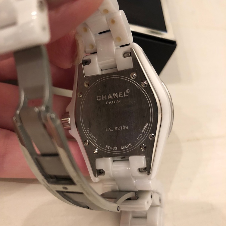 CHANELJ12（高級時計）の商品画像 - 査定依頼日：2025年12月20日 - 最高査定価格：380,000円