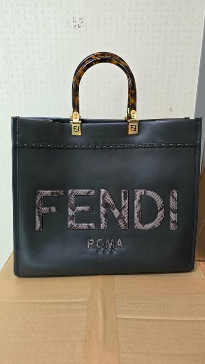 フェンディ  （ブランドバッグ）の商品画像 - 査定依頼日：2026年1月10日 - 最高査定価格：150,000円