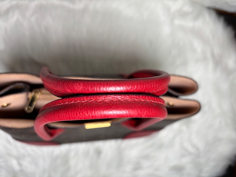 ルイヴィトン モノグラム フランドリン ハンドバッグ レッド（ブランドバッグ）の商品画像 - 査定依頼日：2025年8月4日 - 最高査定価格：135,000円