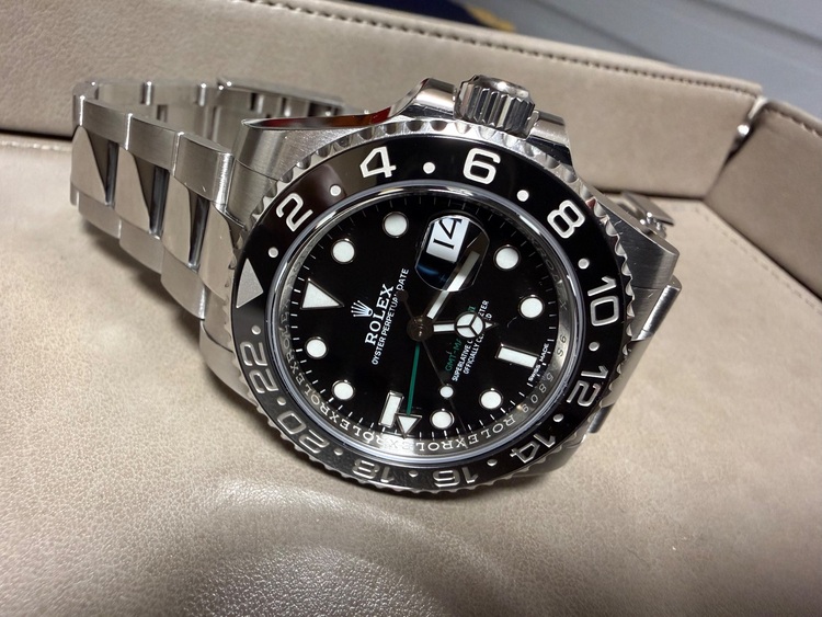 ロレックス GMTマスター 116710（高級時計）の商品画像 - 査定依頼日：2025年11月14日 - 最高査定価格：2,000,000円