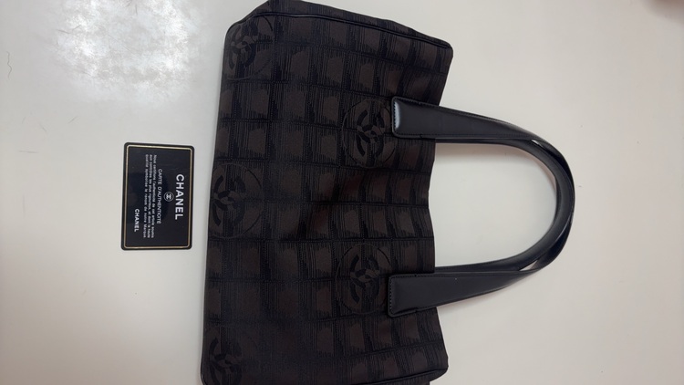 トラベルライントート（ブランドバッグ）の商品画像 - 査定依頼日：2025年9月15日 - 最高査定価格：60,000円