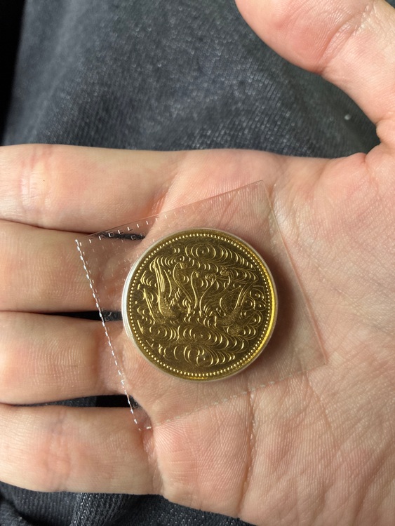 日本国御在位六十年記念十万円（金・貴金属）の商品画像 - 査定依頼日：2025年9月14日 - 最高査定価格：375,000円