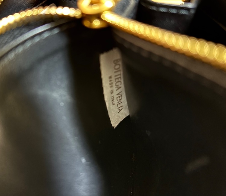 ボッテガ・ヴェネタ  （ブランドバッグ）の商品画像 - 査定依頼日：2025年11月11日 - 最高査定価格：40,000円