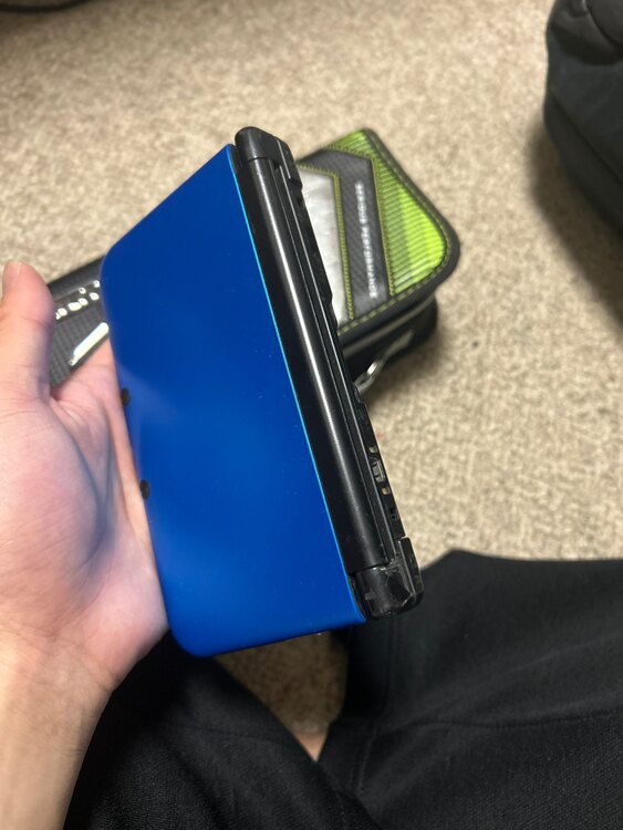 3DSLL（ゲーム機本体・ゲームソフト）の商品画像 - 査定依頼日：2025年1月10日 - 最高査定価格：7,000円