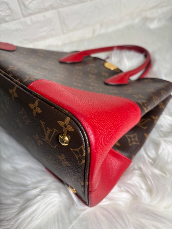 ルイヴィトン モノグラム フランドリン ハンドバッグ レッド（ブランドバッグ）の商品画像 - 査定依頼日：2025年8月4日 - 最高査定価格：135,000円