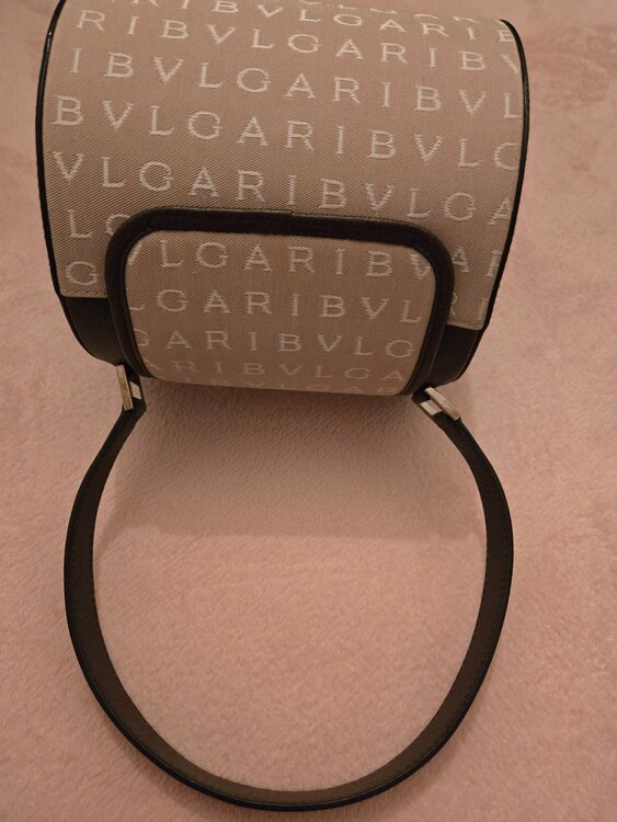 筒型　茶色ベージュ（ブランドバッグ）の商品画像 - 査定依頼日：2026年4月7日 - 最高査定価格：50,000円