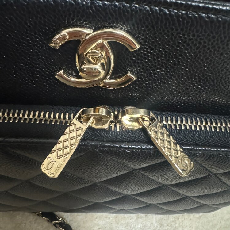 CHANEL ビジネスファニティートート（ブランドバッグ）の商品画像 - 査定依頼日：2025年4月24日 - 最高査定価格：450,000円