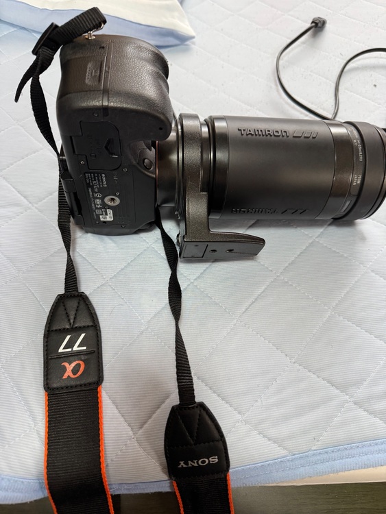 SLT-A77V（カメラ）の商品画像 - 査定依頼日：2025年11月14日 - 最高査定価格：12,000円