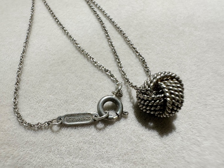 サマセット ツイスト ワイヤーノット ネックレス（金・貴金属）の商品画像 - 査定依頼日：2025年10月23日 - 最高査定価格：10,000円