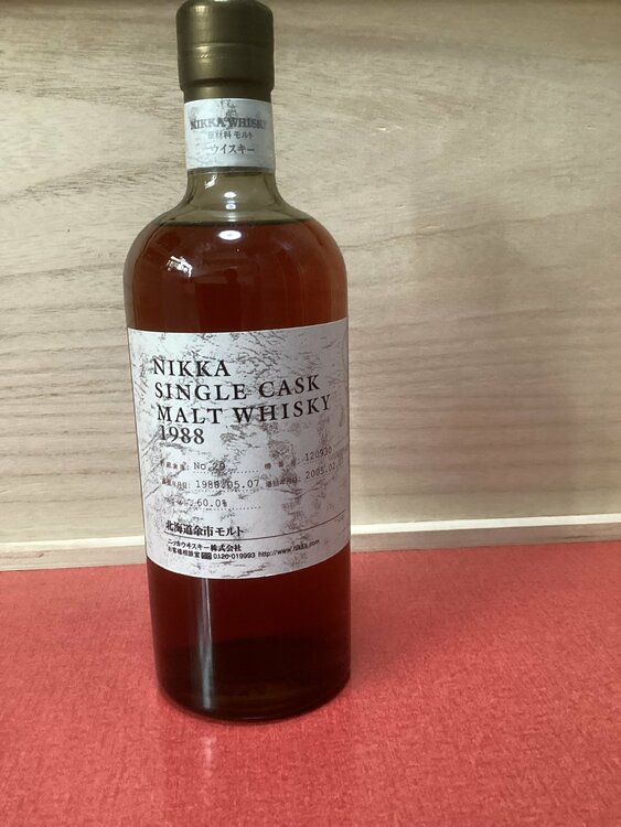 シングルカスク余市１９８８（お酒）の商品画像 - 査定依頼日：2026年4月15日 - 最高査定価格：200,000円