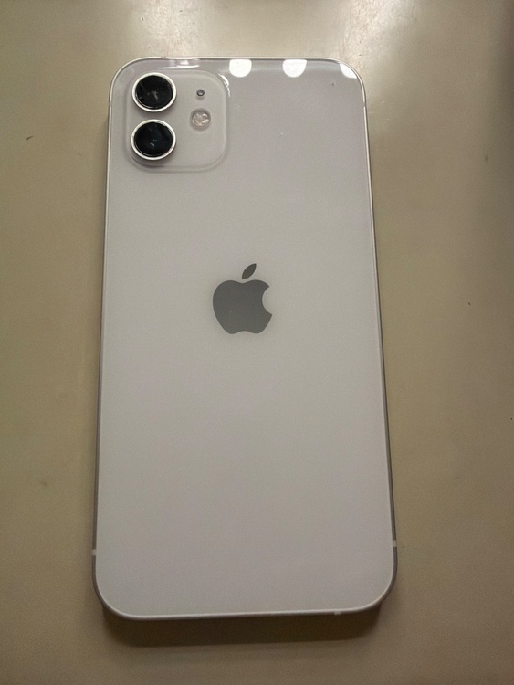 iPhone 12 64GB au（スマホ）の商品画像 - 査定依頼日：2026年4月19日 - 最高査定価格：25,000円