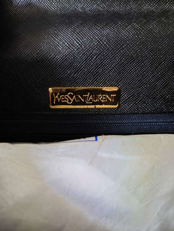 イブサンローラン  （ブランドバッグ）の商品画像 - 査定依頼日：2023年2月20日 - 最高査定価格：25,000円