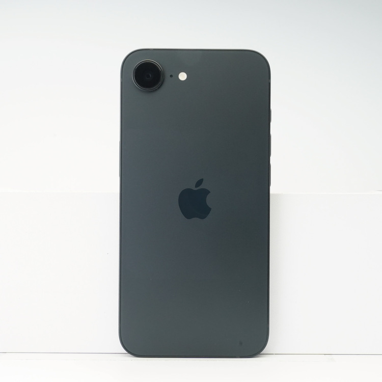 iPhone 16e 128GB SIMフリー（スマホ）の商品画像 - 査定依頼日：2026年2月10日 - 最高査定価格：69,000円