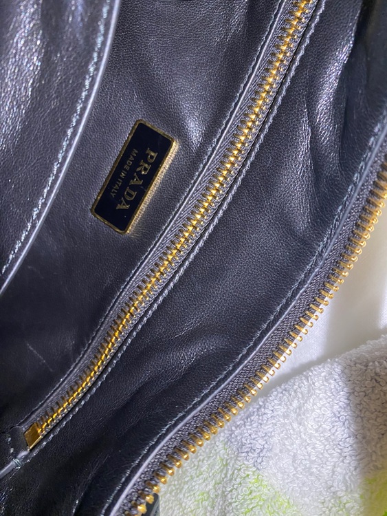 プラダ  （ブランドバッグ）の商品画像 - 査定依頼日：2025年7月22日 - 最高査定価格：240,000円