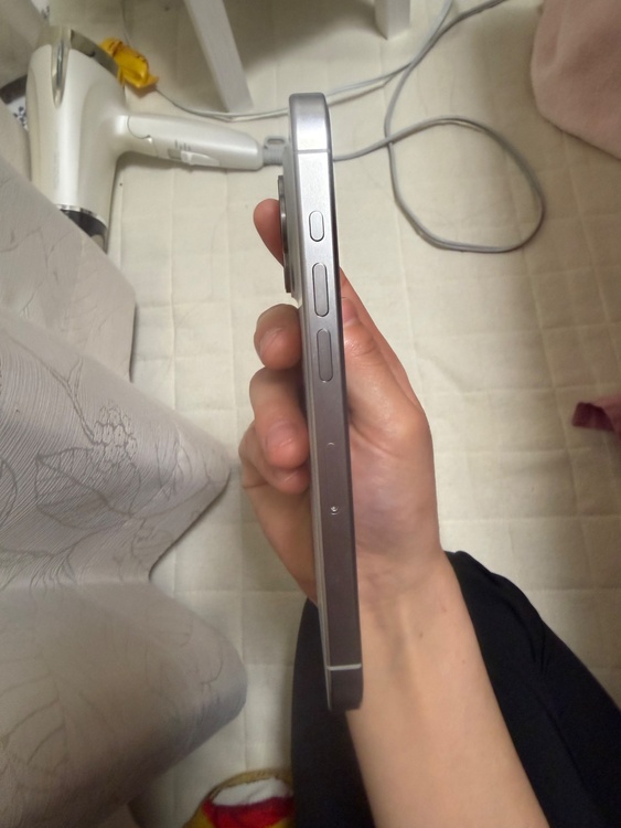 iPhone 15 Pro 128GB au（スマホ）の商品画像 - 査定依頼日：2026年5月19日 - 最高査定価格：67,000円