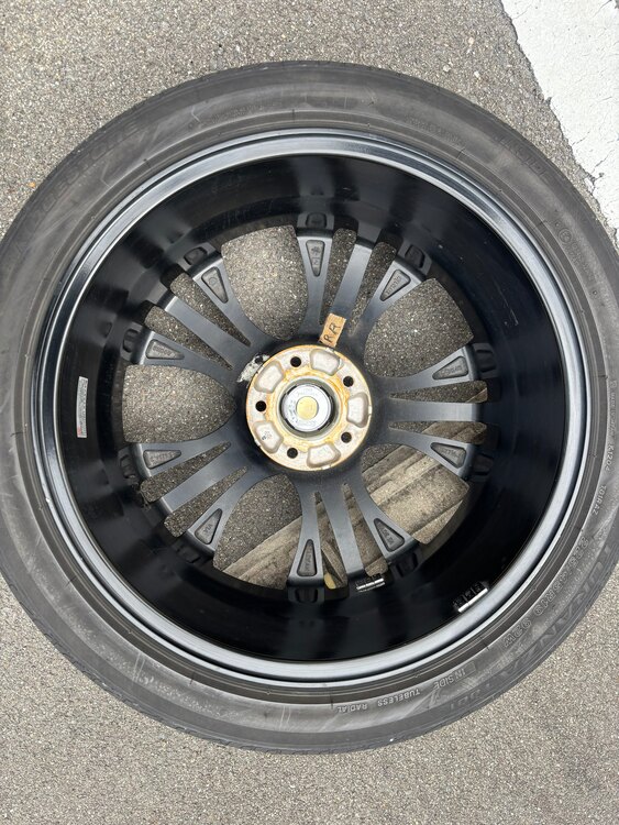 タイヤホイール（カー用品）の商品画像 - 査定依頼日：2025年4月2日 - 最高査定価格：500円