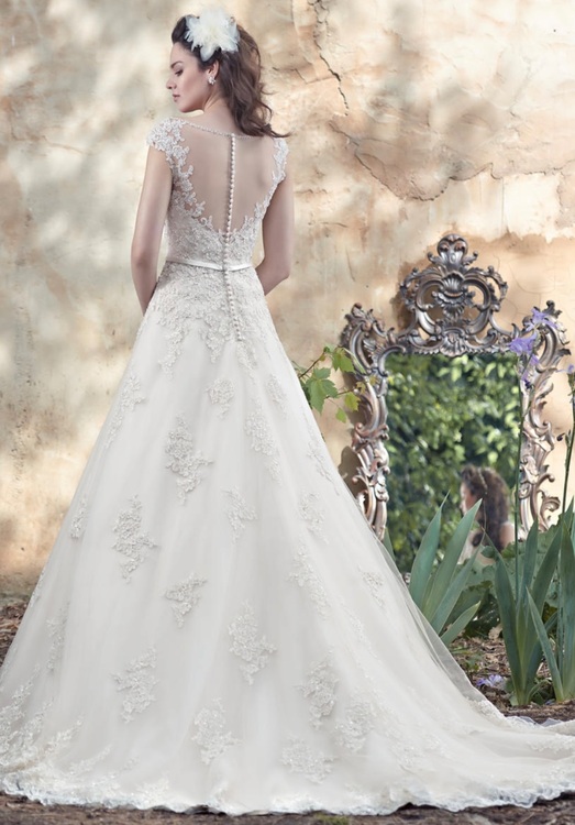 マギーソテロウェディングドレス（古着・ファッション）の商品画像 - 査定依頼日：2025年8月25日 - 最高査定価格：3,000円