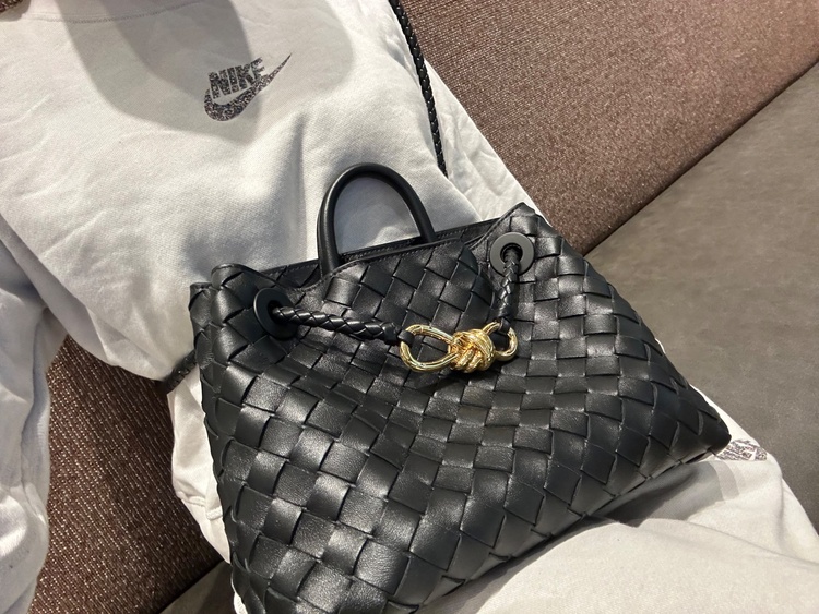 ボッテガ　アンディアーモ（ブランドバッグ）の商品画像 - 査定依頼日：2026年3月27日 - 最高査定価格：400,000円