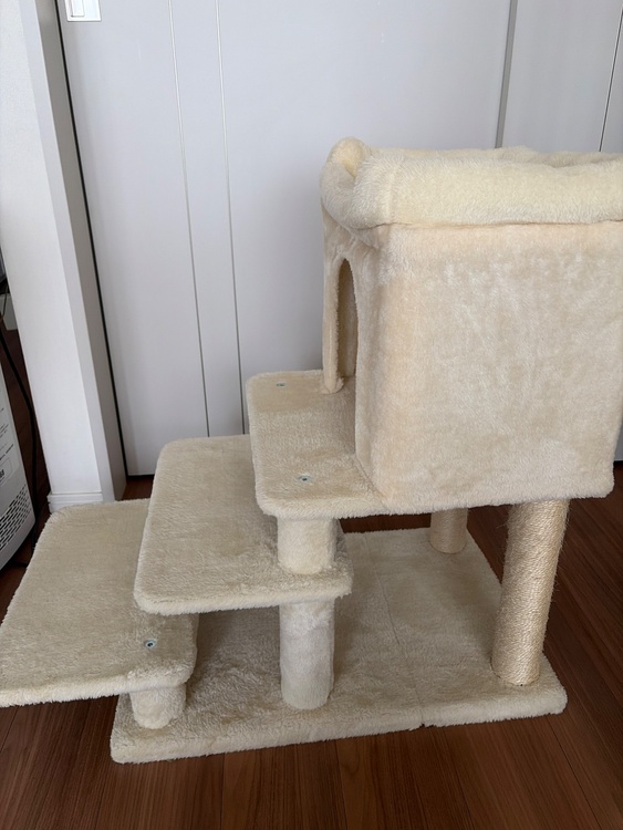 キャットタワー（家具・寝具）の商品画像 - 査定依頼日：2026年6月26日 - 最高査定価格：1,000円