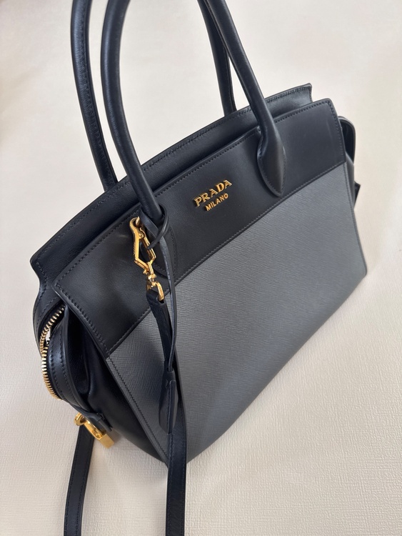 プラダ  （ブランドバッグ）の商品画像 - 査定依頼日：2026年1月27日 - 最高査定価格：110,000円