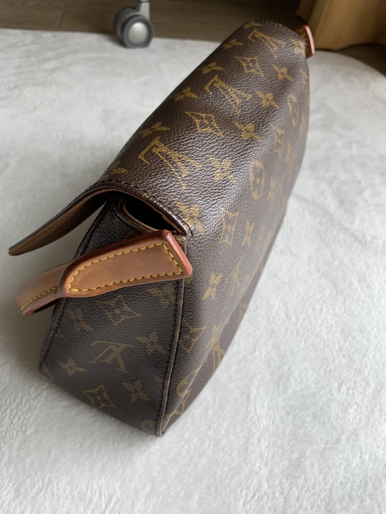 ルーピングミニ（ブランドバッグ）の商品画像 - 査定依頼日：2022年4月2日 - 最高査定価格：55,000円