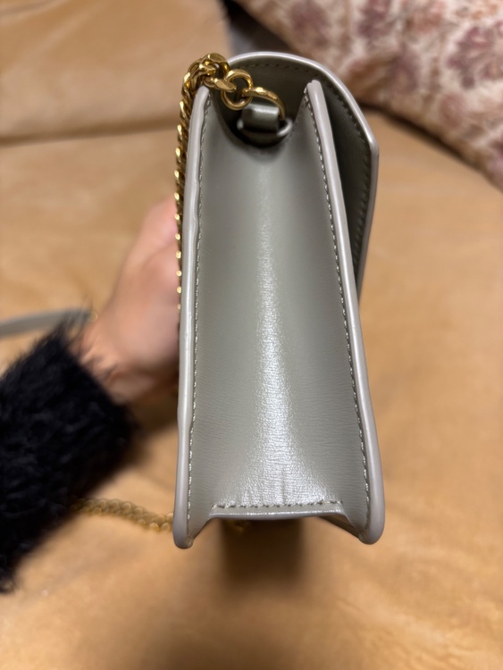 チェーンウォレット マーゴ / シャイニーカーフスキン（ブランドバッグ）の商品画像 - 査定依頼日：2026年1月24日 - 最高査定価格：175,000円