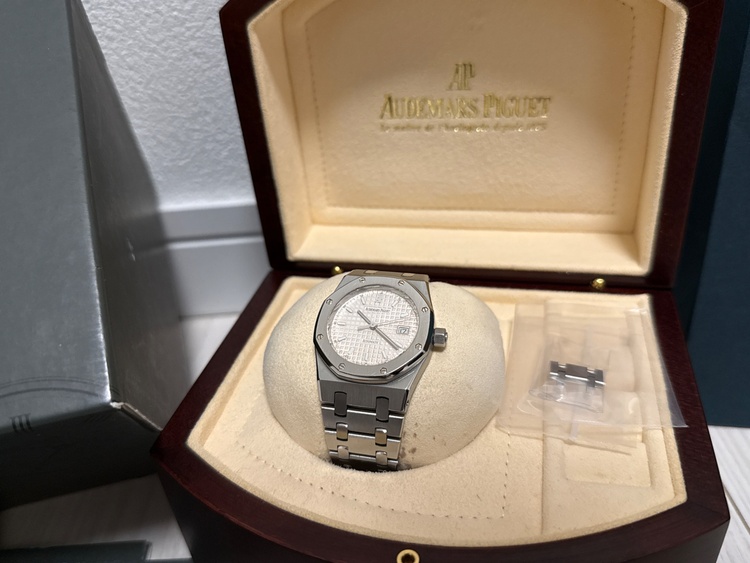 15000ST.OO.0789ST.07（高級時計）の商品画像 - 査定依頼日：2026年2月22日 - 最高査定価格：3,400,000円