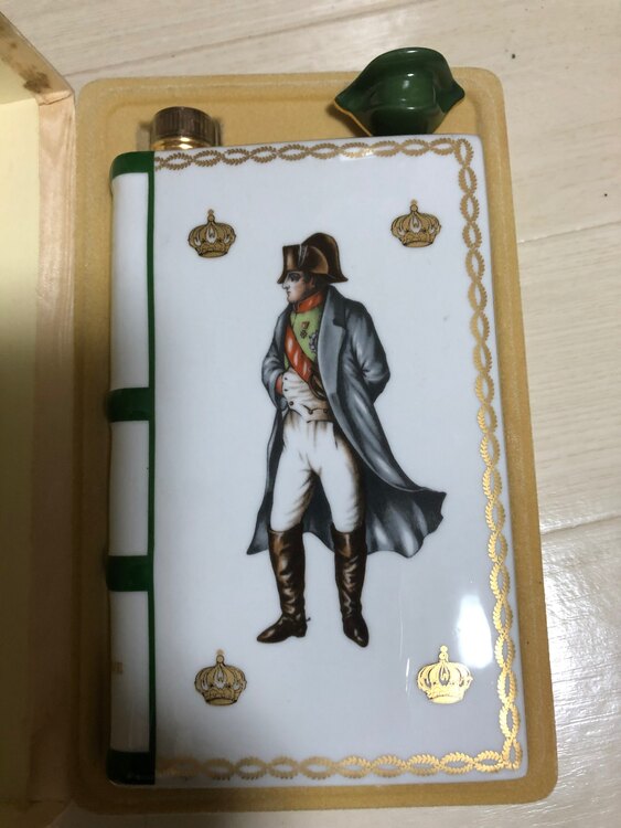 ブランデー カミュ （お酒）の商品画像 - 査定依頼日：2025年3月21日 - 最高査定価格：2,000円