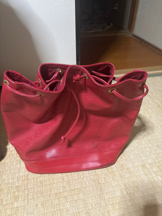 ルイヴィトン　エピ（ブランドバッグ）の商品画像 - 査定依頼日：2024年12月24日 - 最高査定価格：35,000円