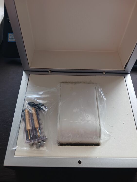 IWC パイロットウォッチ （高級時計）の商品画像 - 査定依頼日：2025年7月28日 - 最高査定価格：410,000円