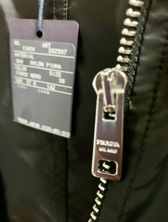 ナイロンブルゾン29Z597F0002NERO（古着・ファッション）の商品画像 - 査定依頼日：2025年4月19日 - 最高査定価格：8,000円