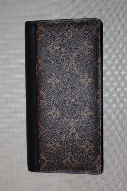 ポルトフォイユ・ブラザ（古着・ファッション）の商品画像 - 査定依頼日：2025年4月9日 - 最高査定価格：12,000円