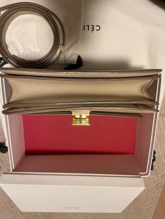 クラシックボックス（ブランドバッグ）の商品画像 - 査定依頼日：2026年4月18日 - 最高査定価格：140,000円