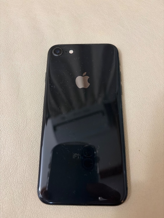 iPhone8 256GB Softbank（スマホ）の商品画像 - 査定依頼日：2026年5月9日 - 最高査定価格：8,000円