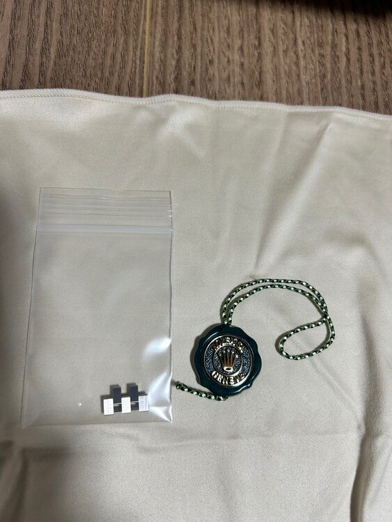 ロレックス GMTマスター （高級時計）の商品画像 - 査定依頼日：2025年3月2日 - 最高査定価格：2,400,000円